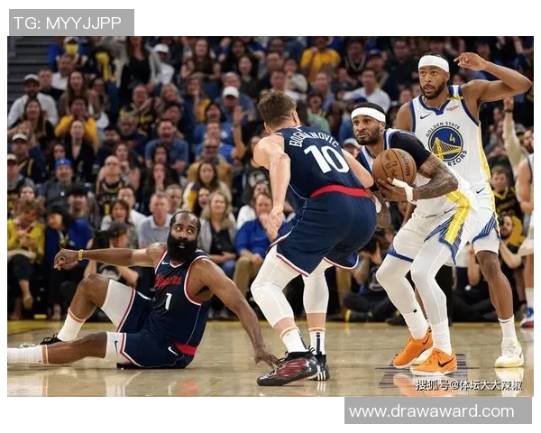 勇士逆转快船上演惊天大戏全场观众目瞪口呆的精彩瞬间